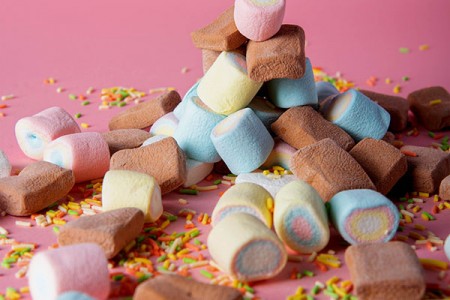 Ăn nhiều đồ ngọt có ảnh hưởng gì đến chiều cao hay không?