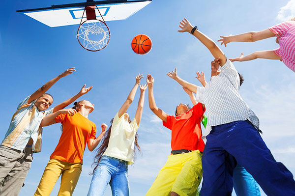Thường xuyên vận động thể thao giúp trẻ có một chiều cao tối ưu