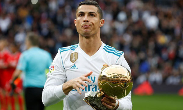 Ronaldo là cầu thủ xuất sắc của làng bóng đá thể giới 