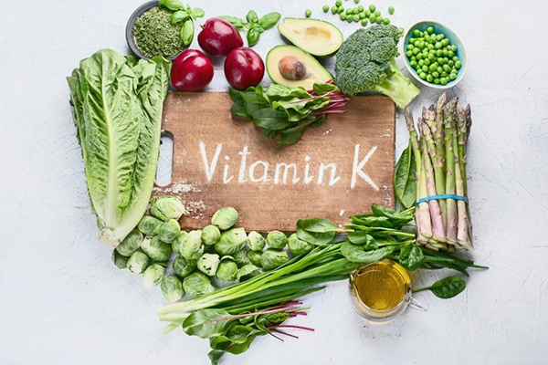 vitamin-k-co-trong-nhieu-loai-rau-cu-qua